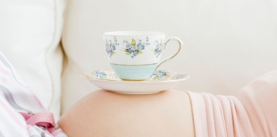 Чай при беременности: какие аспекты стоит учитывать?